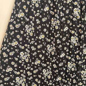 Floral pleated wide leg pants, size Small